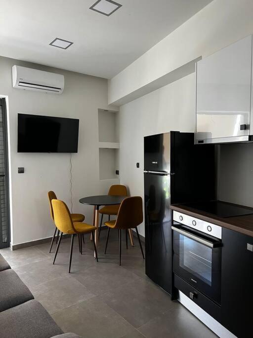 Faronita - Luxury Apt In The Heart Of Kalamata Luaran gambar