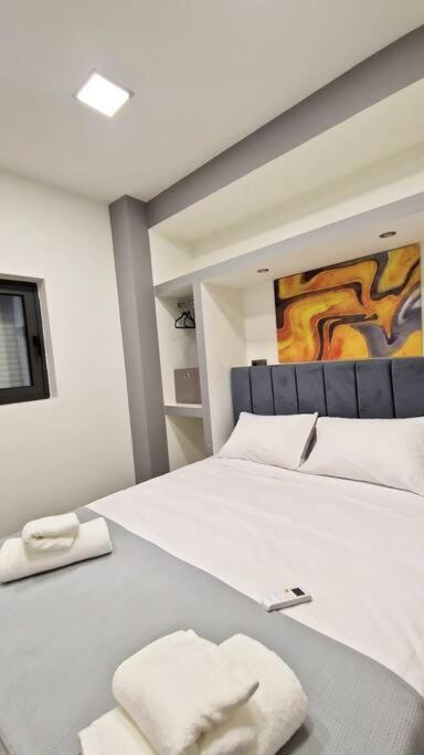 Faronita - Luxury Apt In The Heart Of Kalamata Luaran gambar