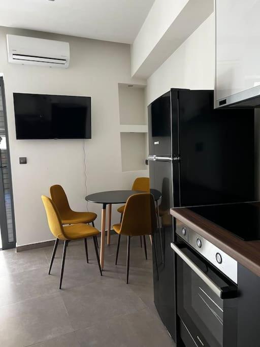 Faronita - Luxury Apt In The Heart Of Kalamata Luaran gambar