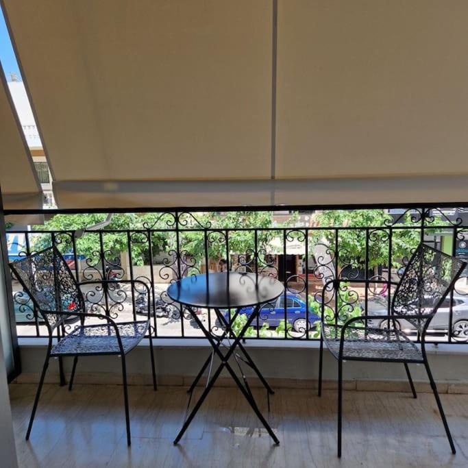 Faronita - Luxury Apt In The Heart Of Kalamata Luaran gambar